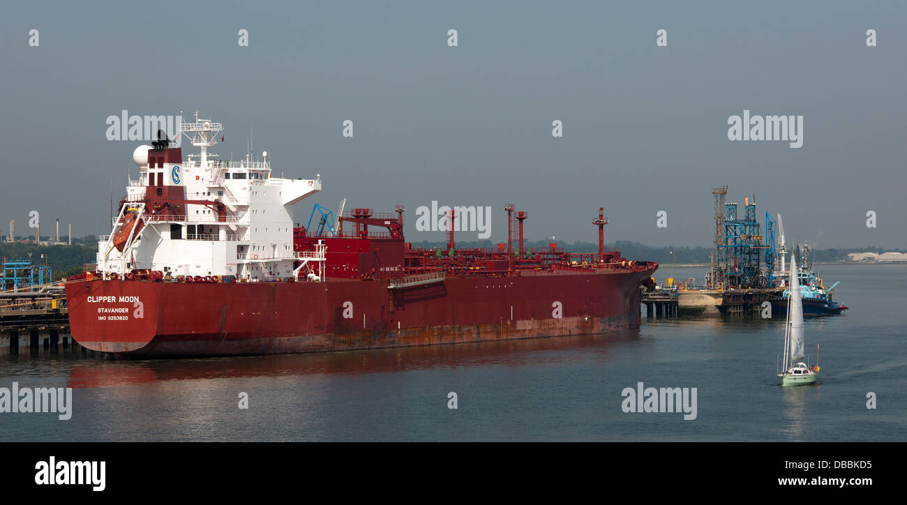 'Clipper Moon' LPG tanker berthed at Esso Fawley, Southampton Water, Southampton, Hampshire, England, UK. Stock Photo