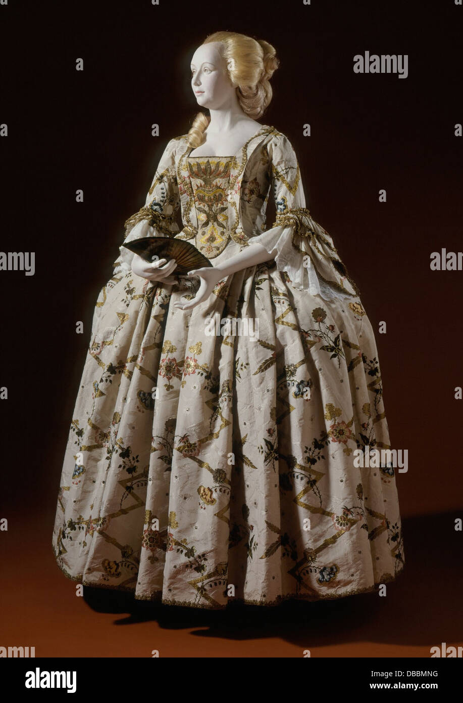 GOWN 547 main image 0