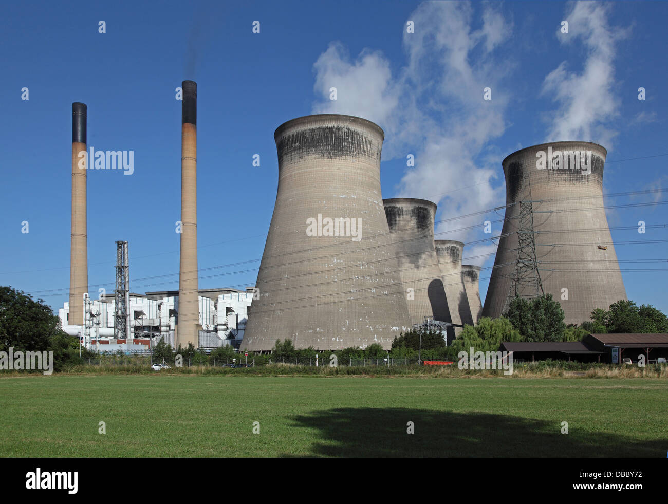 Ferrybridge C power station in West Yorkshire, UK. The 8, 115m tall cooling towers are the largest of their type in Europe Stock Photo