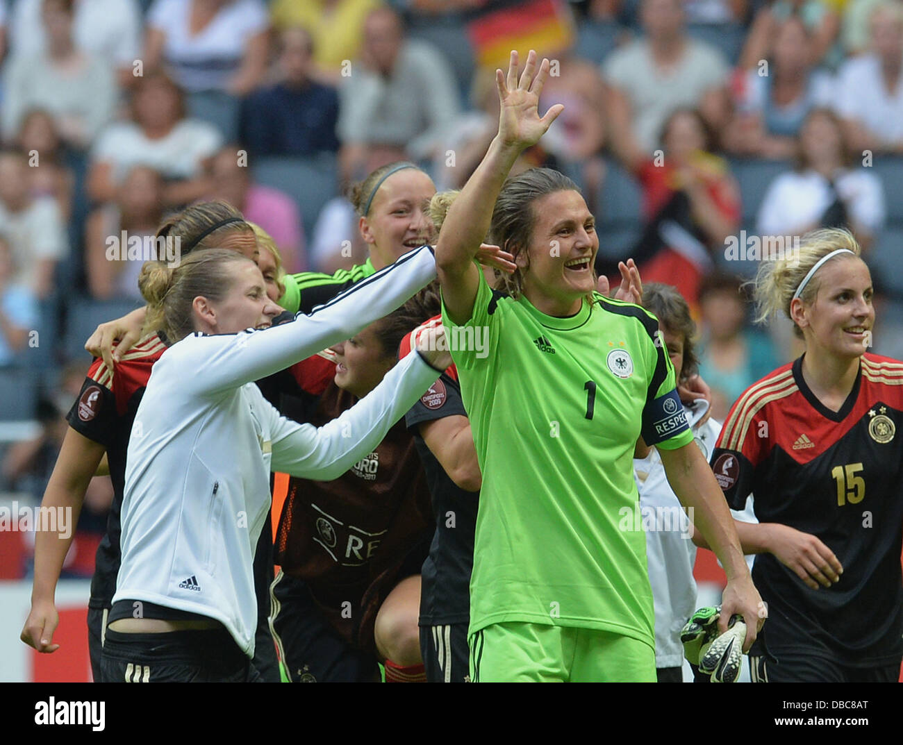 Solna Sweden 28th July 2013 Simone Laudehr L And Nadine Angerer Of Germany Celebrate After 