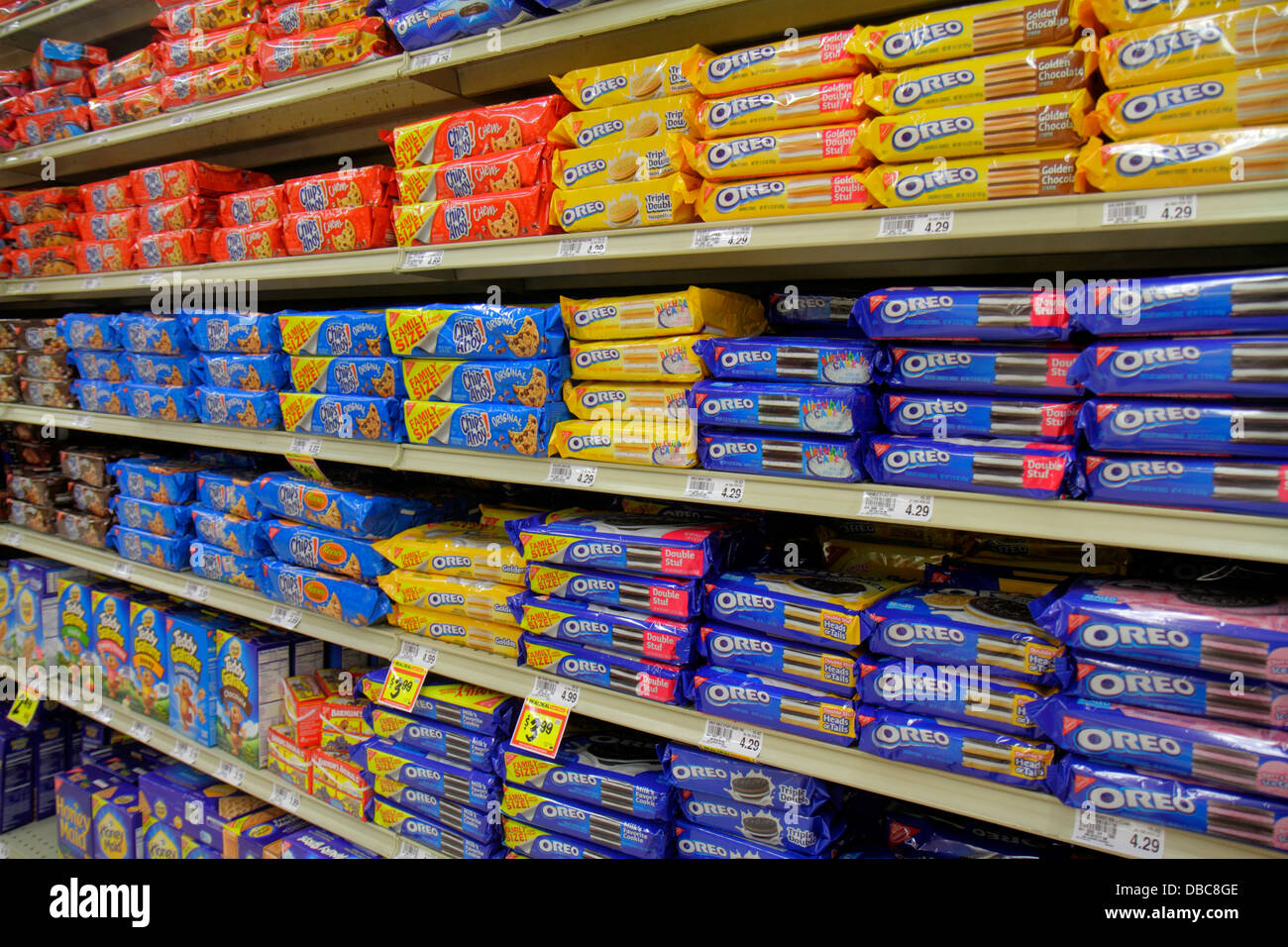 Fort Ft. Lauderdale Florida,Winn grocery store supermarket,food,competing brands,sale,display sale shelf shelves,pricing cookies,Oreo,looking FL130720 Stock Photo