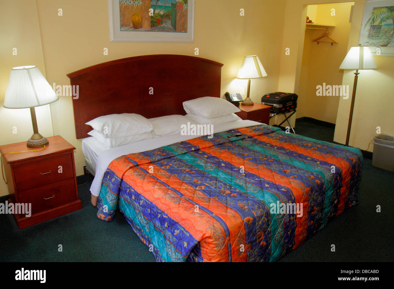 Looking fl130720221 hires stock photography and images Alamy