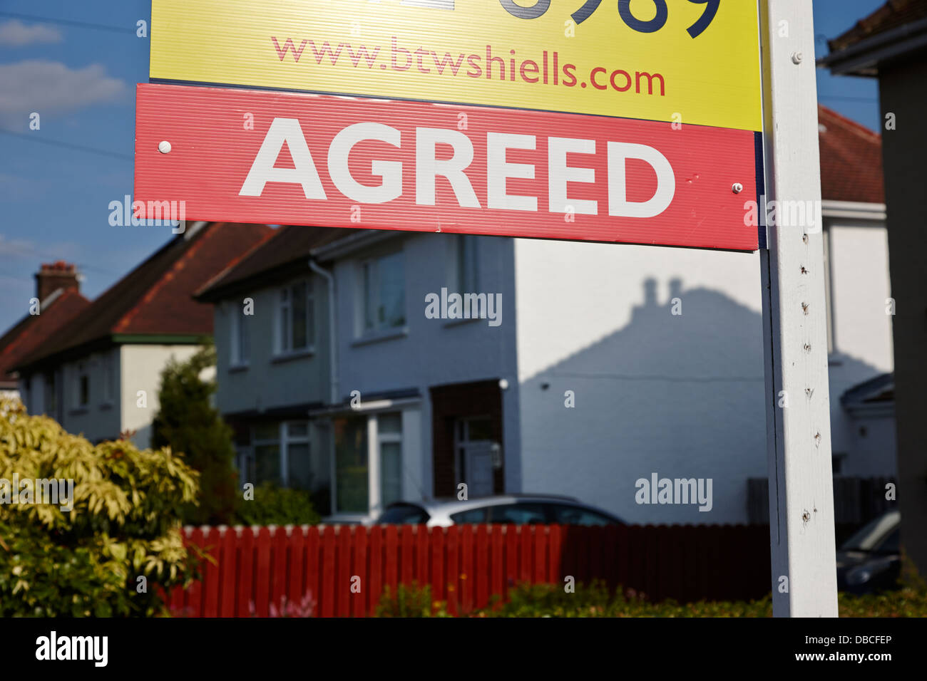 House for sale signs uk hires stock photography and images Alamy