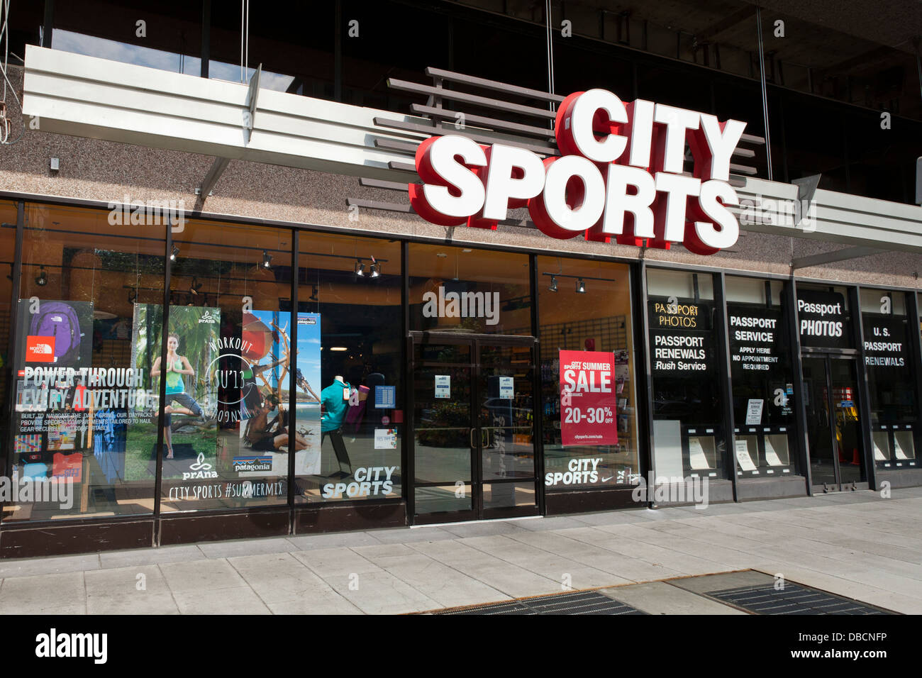 City sports store hi-res stock photography and images - Alamy
