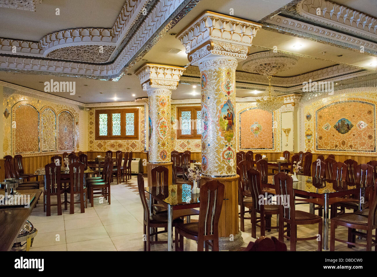 Asia, Iran, Isfahan, Traditional restaurant Stock Photo Alamy