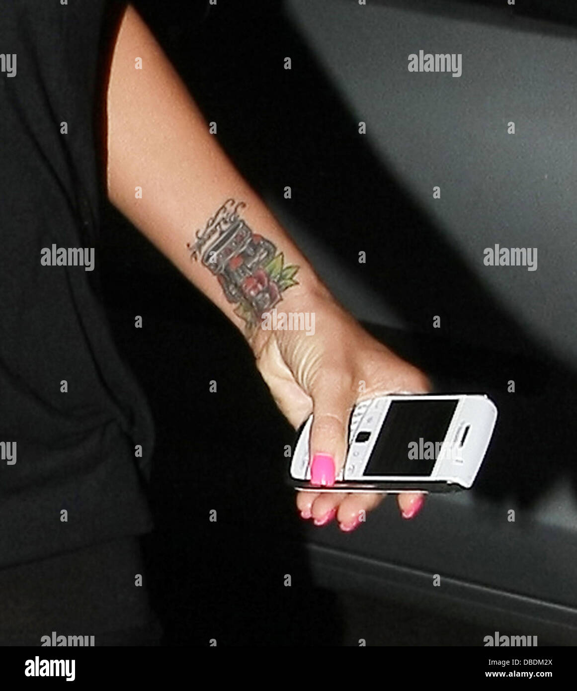 Demi Lovato Covers Up Lip Print Tattoo With New Rose Ink- PopStarTats