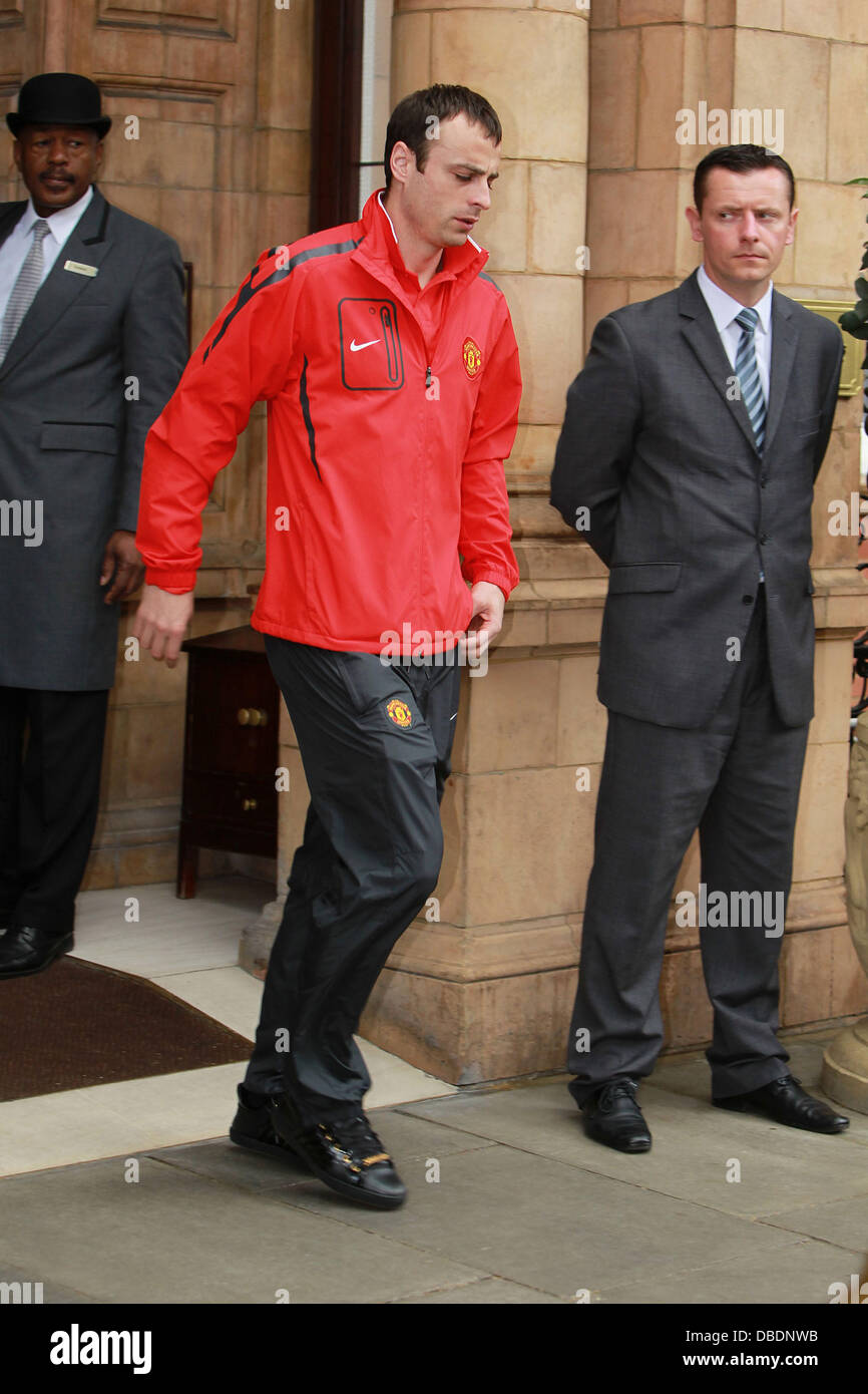 Dimitar Berbatov leaves his London hotel London, England - 27.05.11 Stock Photo