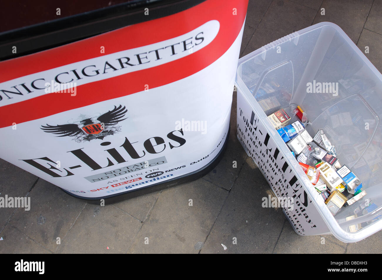 E lites hi-res stock photography and images