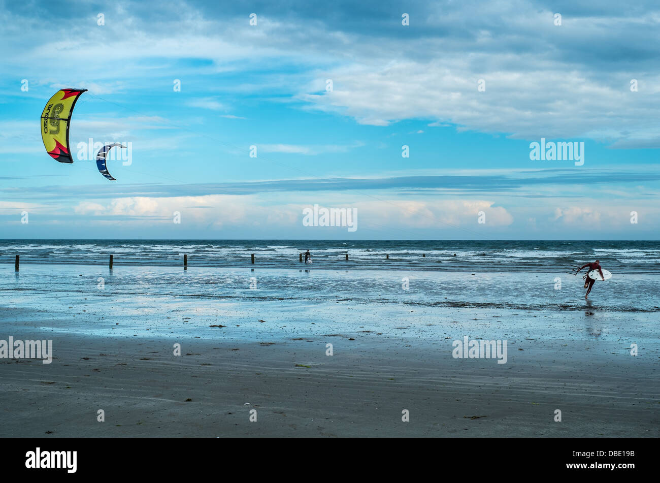 Tyrella Wind sport beach hi-res stock photography and images - Alamy