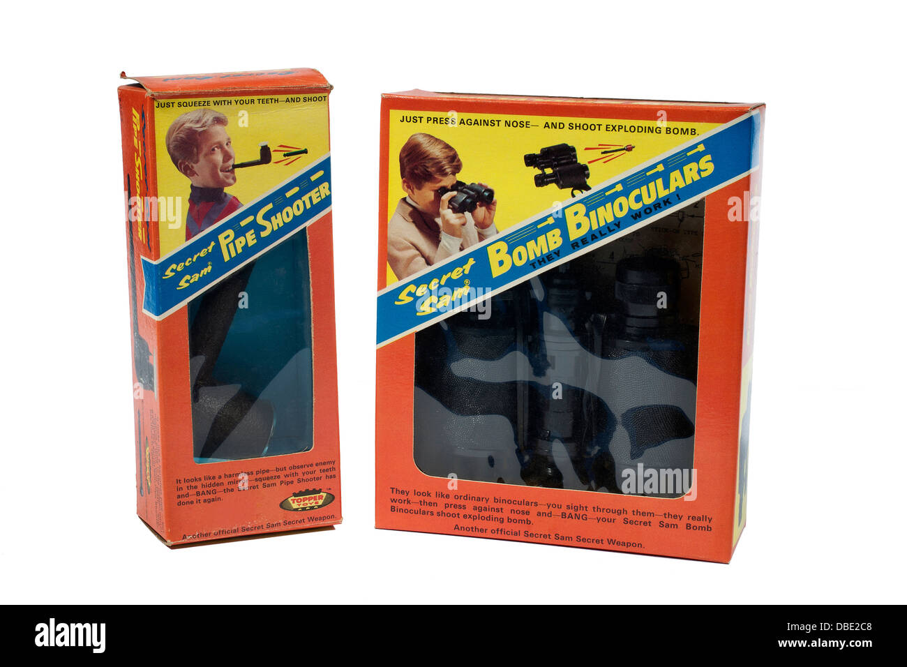 Topper Toys 1966 Secret Sam Exploding Bomb Binoculars and Pipe Shooter Stock Photo