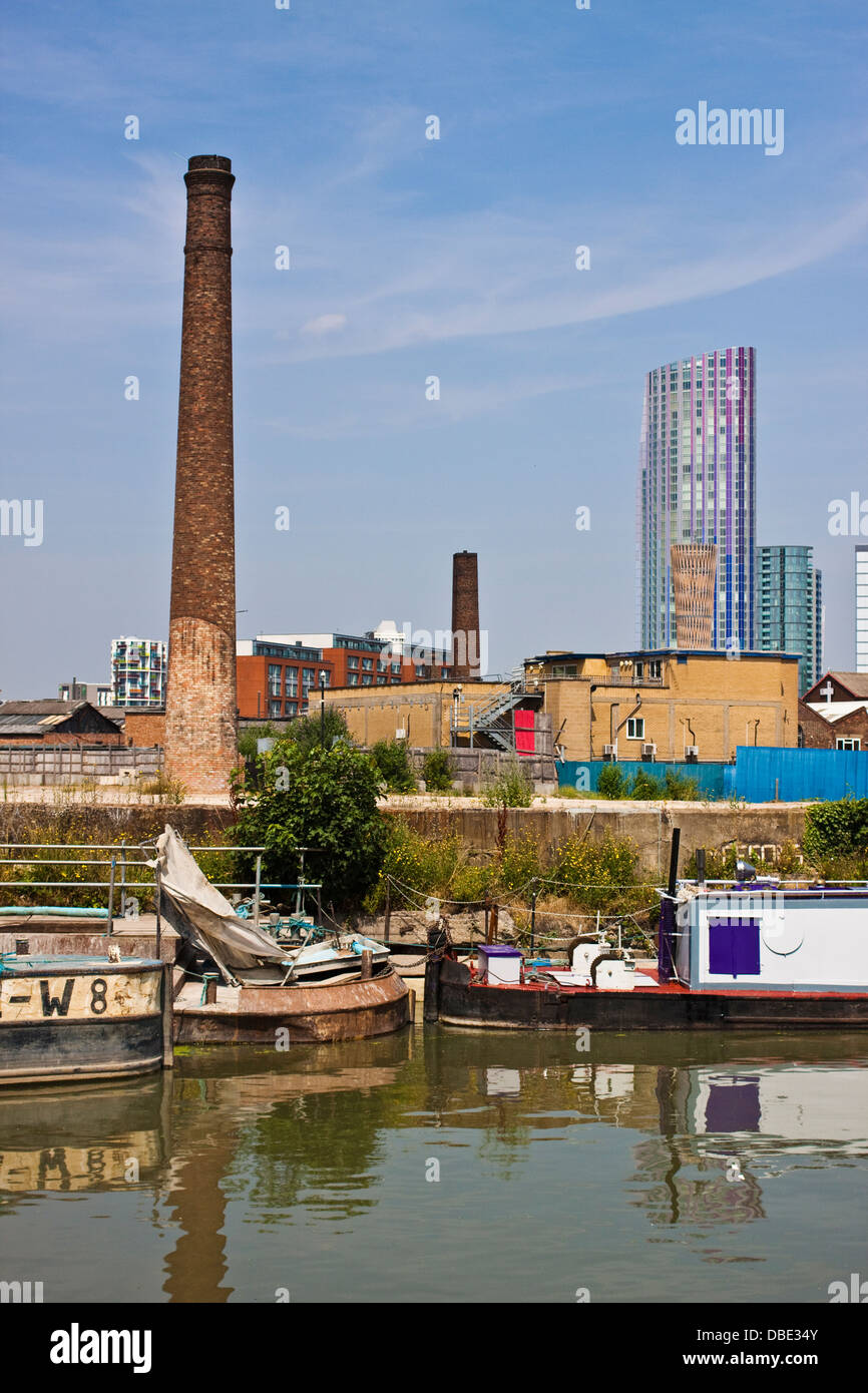 Industrial wasteland beside the river Lea in Stratford, East London Stock Photo