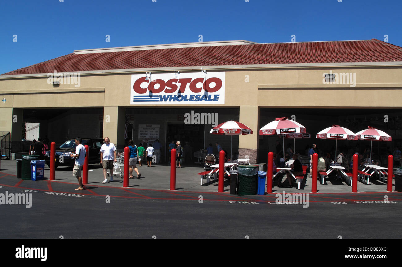 Costco Wholesale warehouse club in San Jose, California Stock Photo