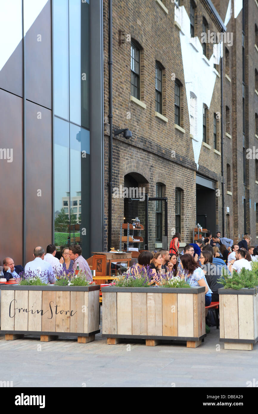 The newly opened trendy Grain Store restaurant on the corner of Granary Square and Stable Street at Kings Cross, London NC1 Stock Photo