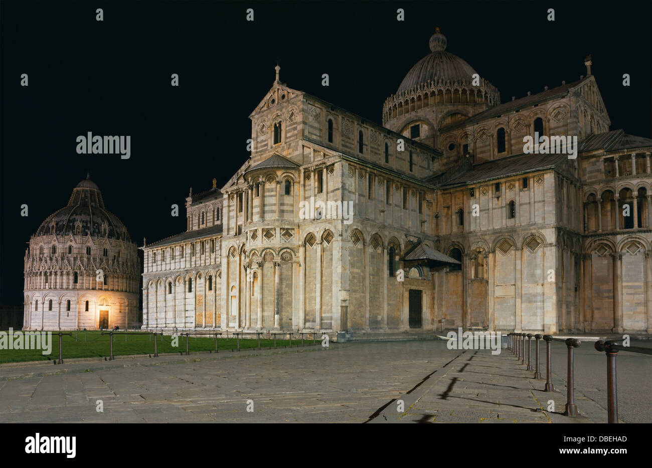 Nightshot of Piazza dei Miracoli in Pisa, Italy with the cathedral and the Baptistery Stock Photo