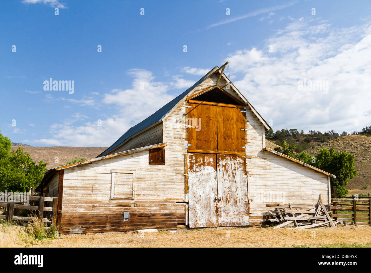Old White Barn With Farm Yard Stock Photo Alamy Old White Barn With Farm Yard Stock Photo Alamy
