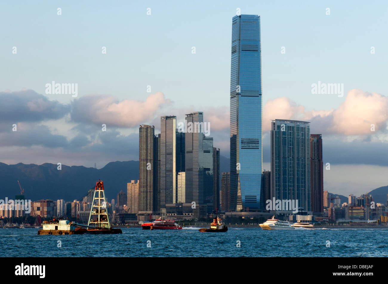 The new Kowloon skyline and Hong Kong's tallest building ...