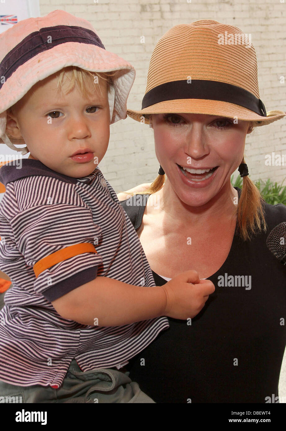 Julie Bowen with her son Hudson Jeans Sponsors the 5th Annual Kidstock to Benefit One Voice Scholars Program held at The Greystone Mansion Beverly Hills, California - 05.06.11 Stock Photo