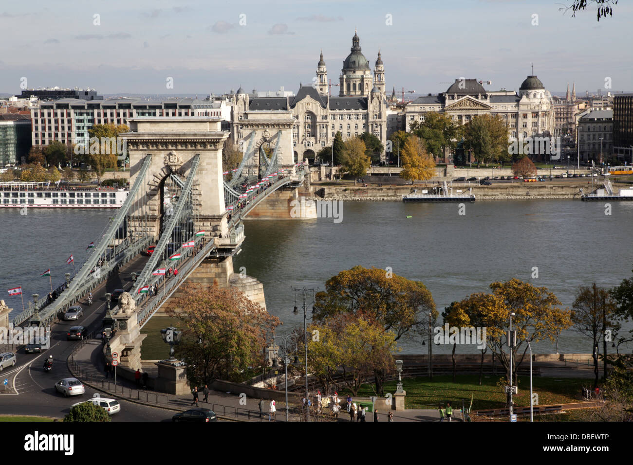 View of the Széchenyi Chain Bridge, the Danube and the Gresham Palace, Budapest Stock Photo