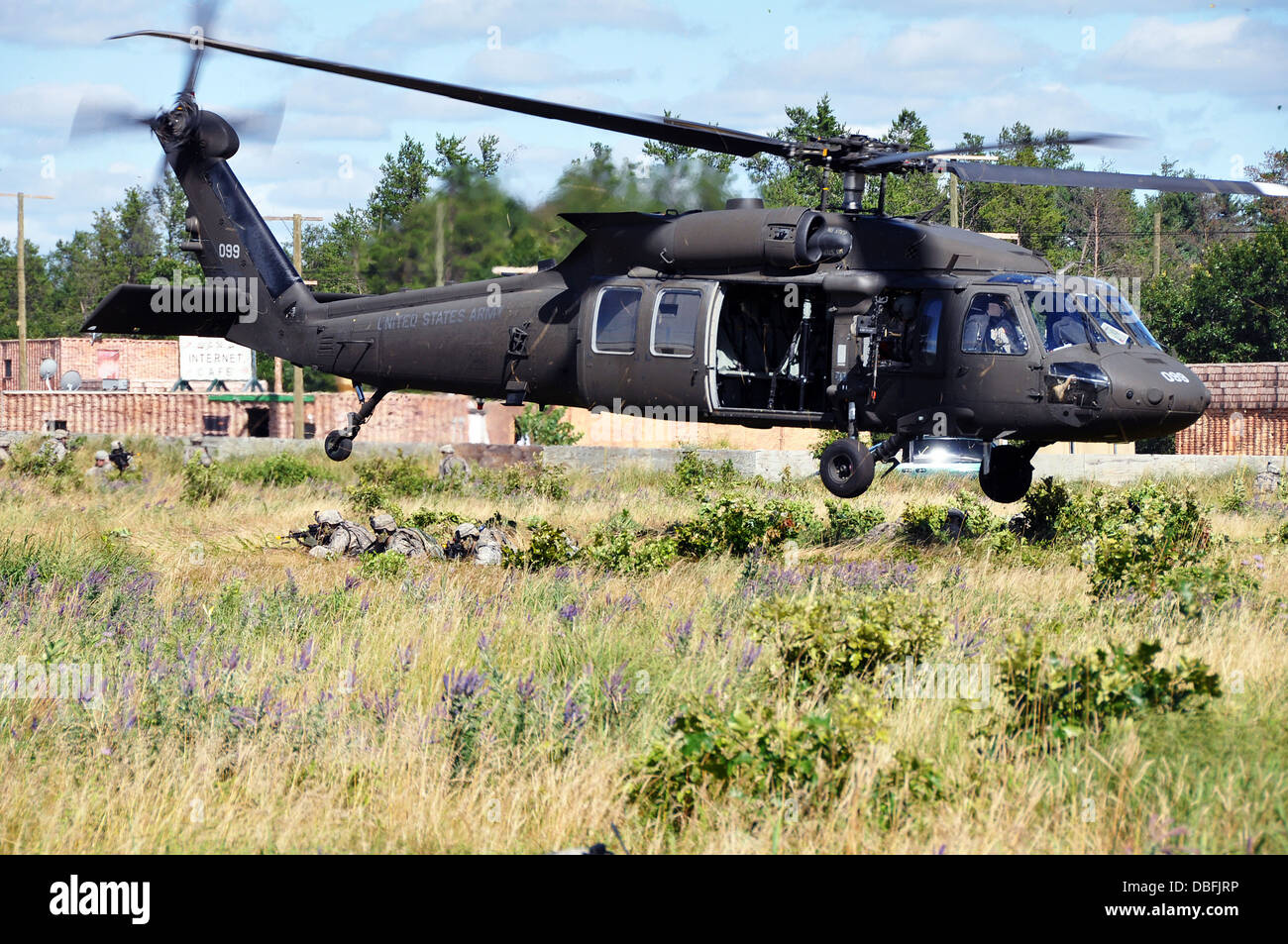 Wis black hawk crews also airlifted two 105mm howitzers fro hires