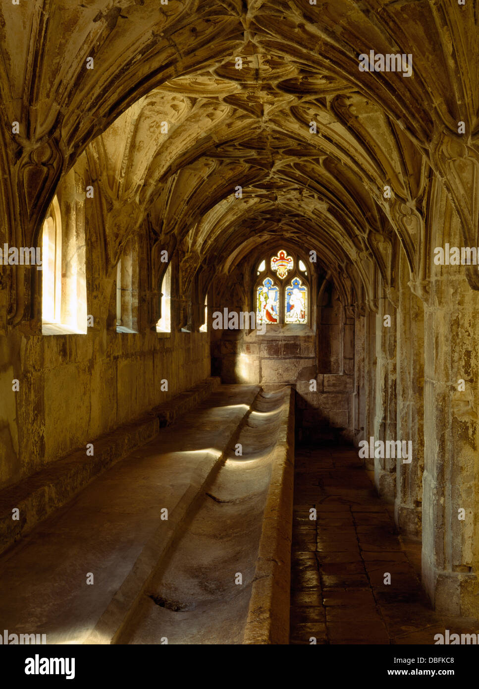 The lavatorium (washing place) in the N walk of the Great Cloister of Gloucester Cathedral, England, the former Benedictine abbey of St Peter. Stock Photo