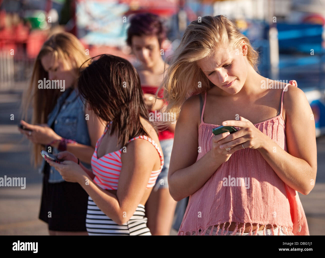 Having planned. Запрещенные смартфоны в России. Фото низкого качества с телефона.