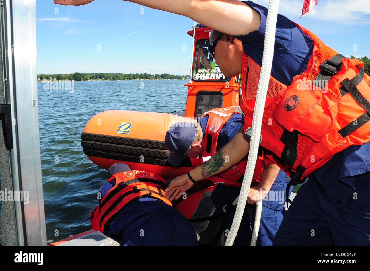 Chief petty officer carey jung hires stock photography and images Alamy