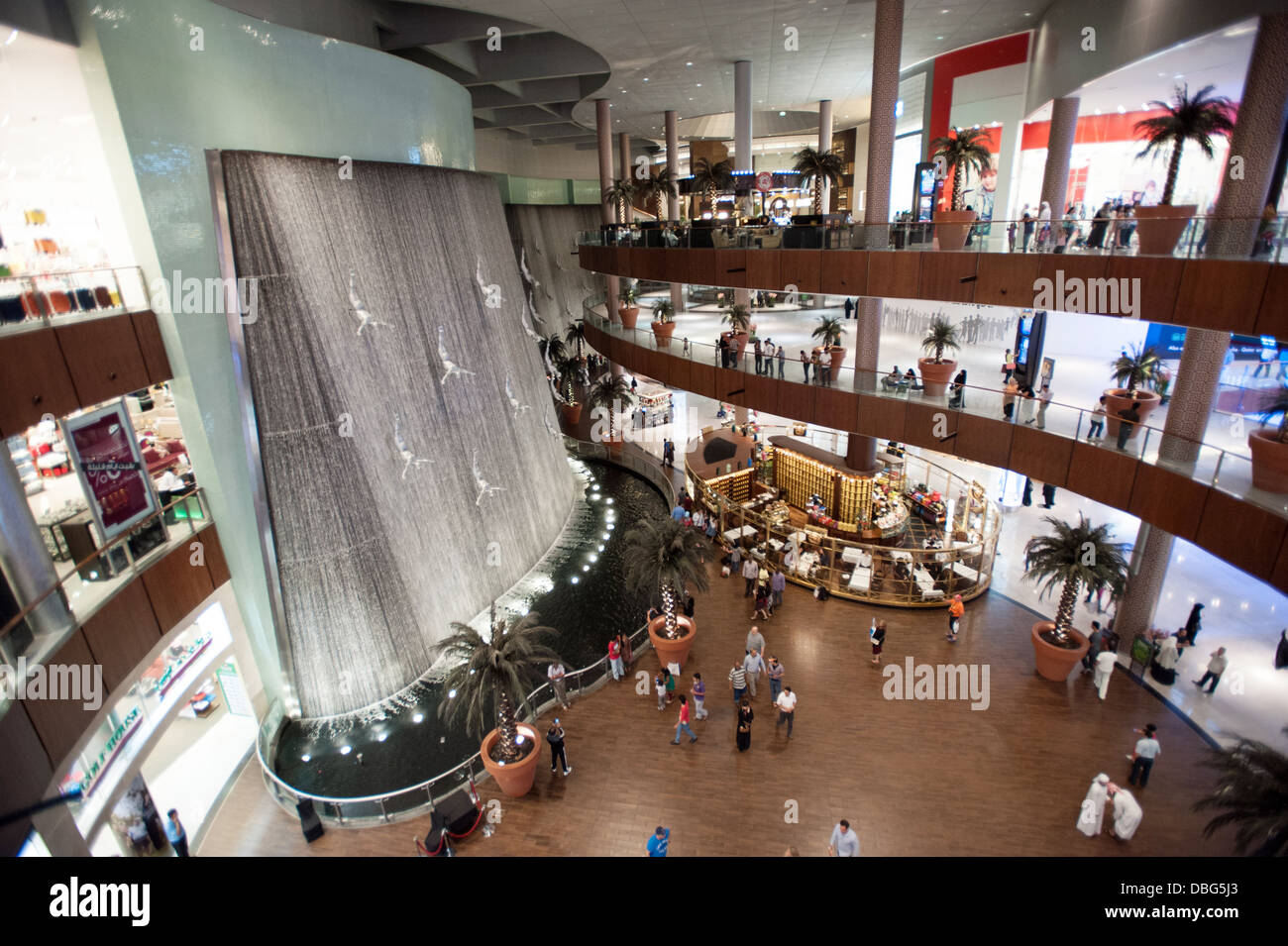 Dubai mall waterfall hires stock photography and images Alamy