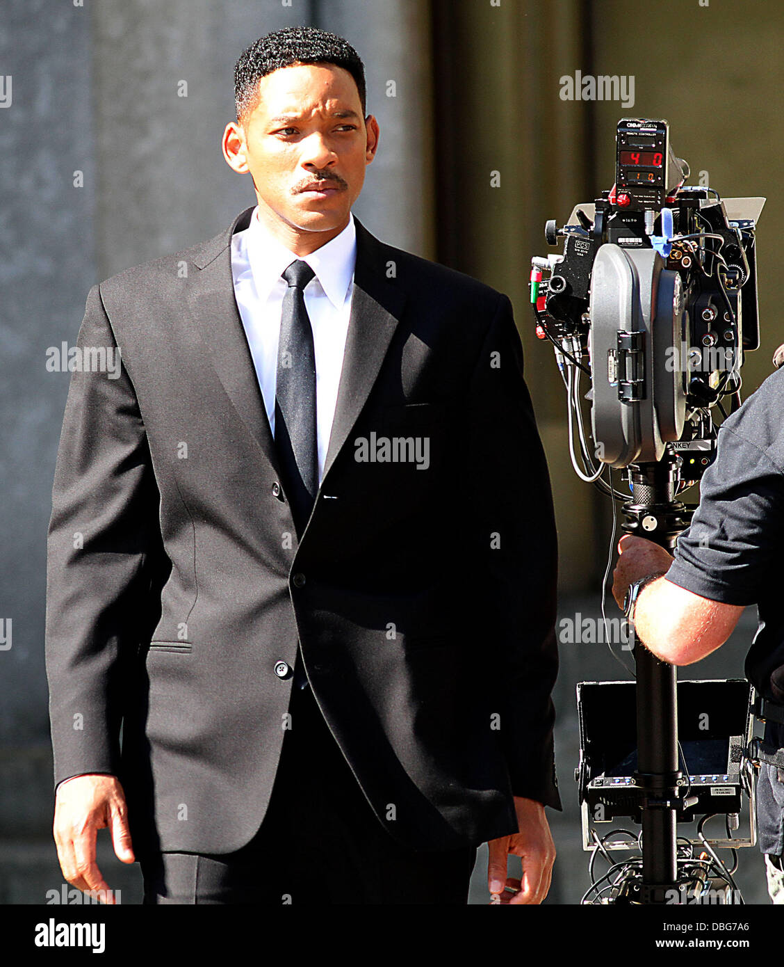 Will Smith shooting on location for MIB III (Men In Black 3) at Battery ...
