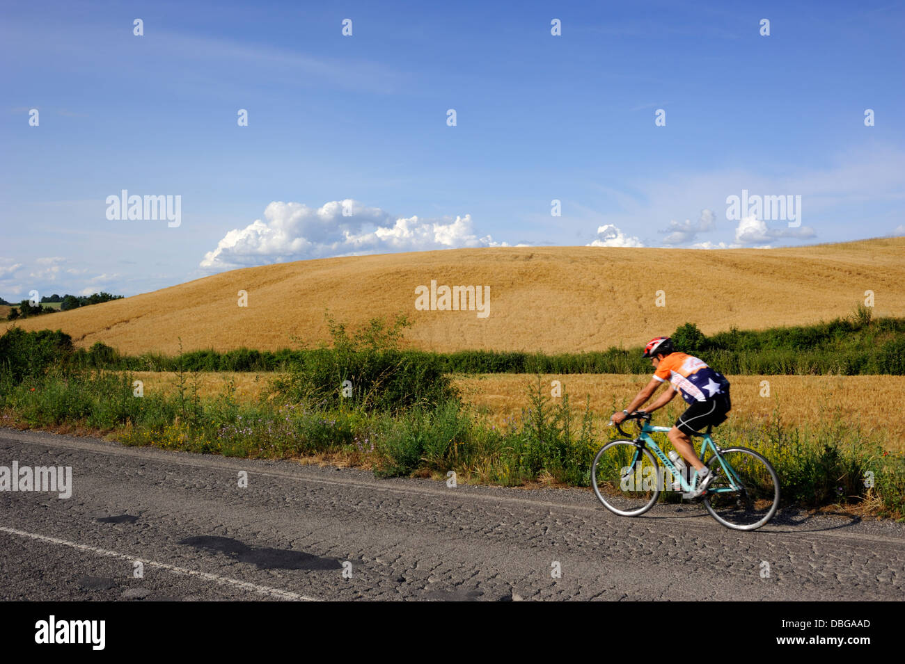 italy, umbria, cycling in countryside Stock Photo
