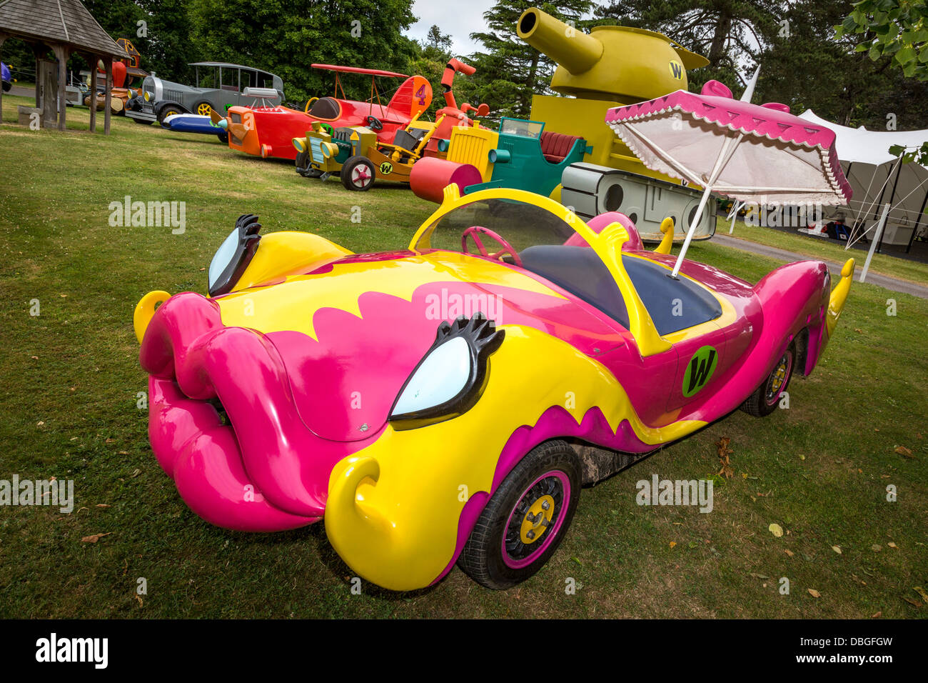 Compact pussycat hi-res stock photography and images - Alamy