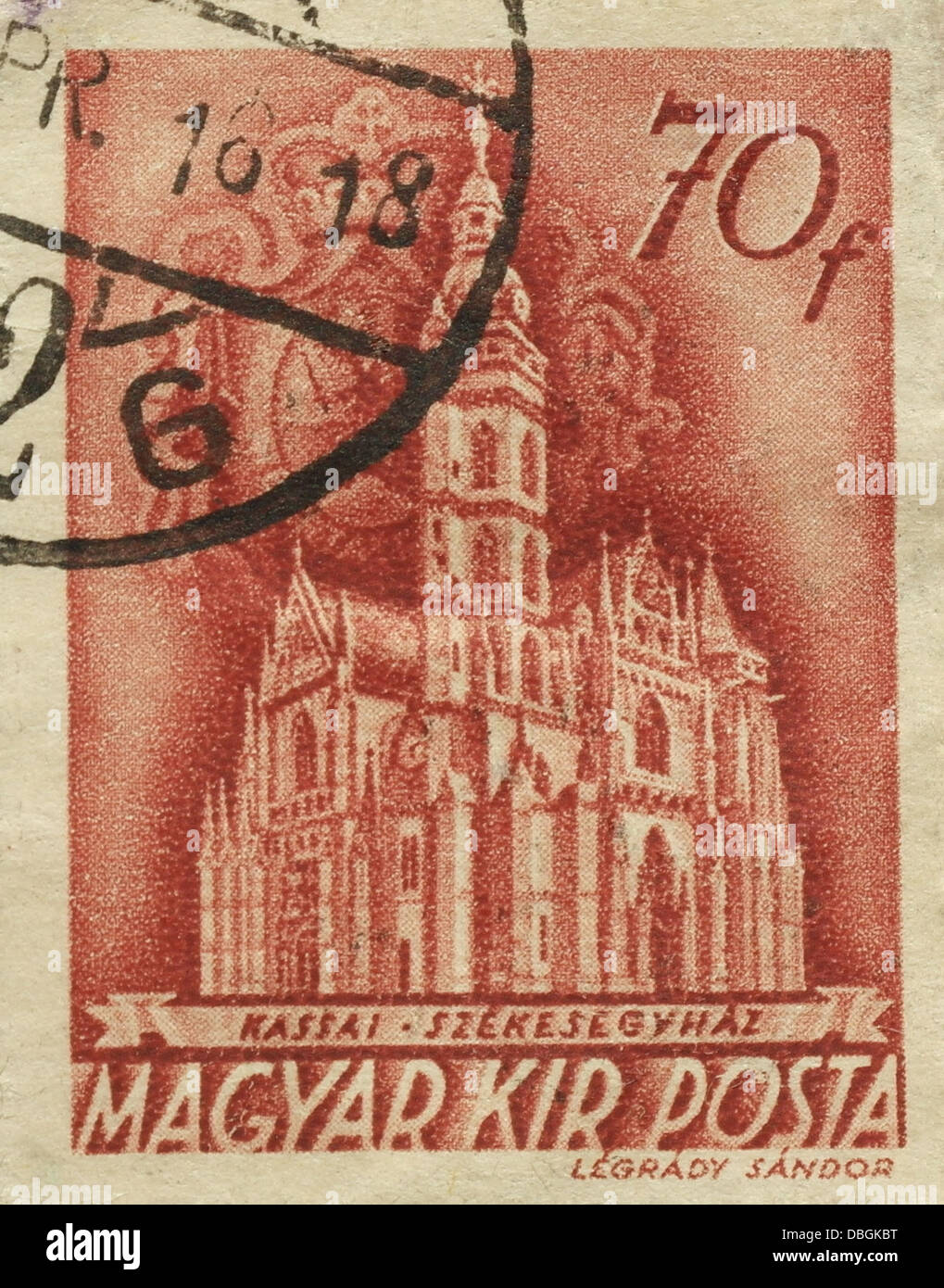 Red 70 filler Magyar Kir Posta postage stamp Kassa Cathedral, Church Series, issued Budapest, January 1943 Stock Photo