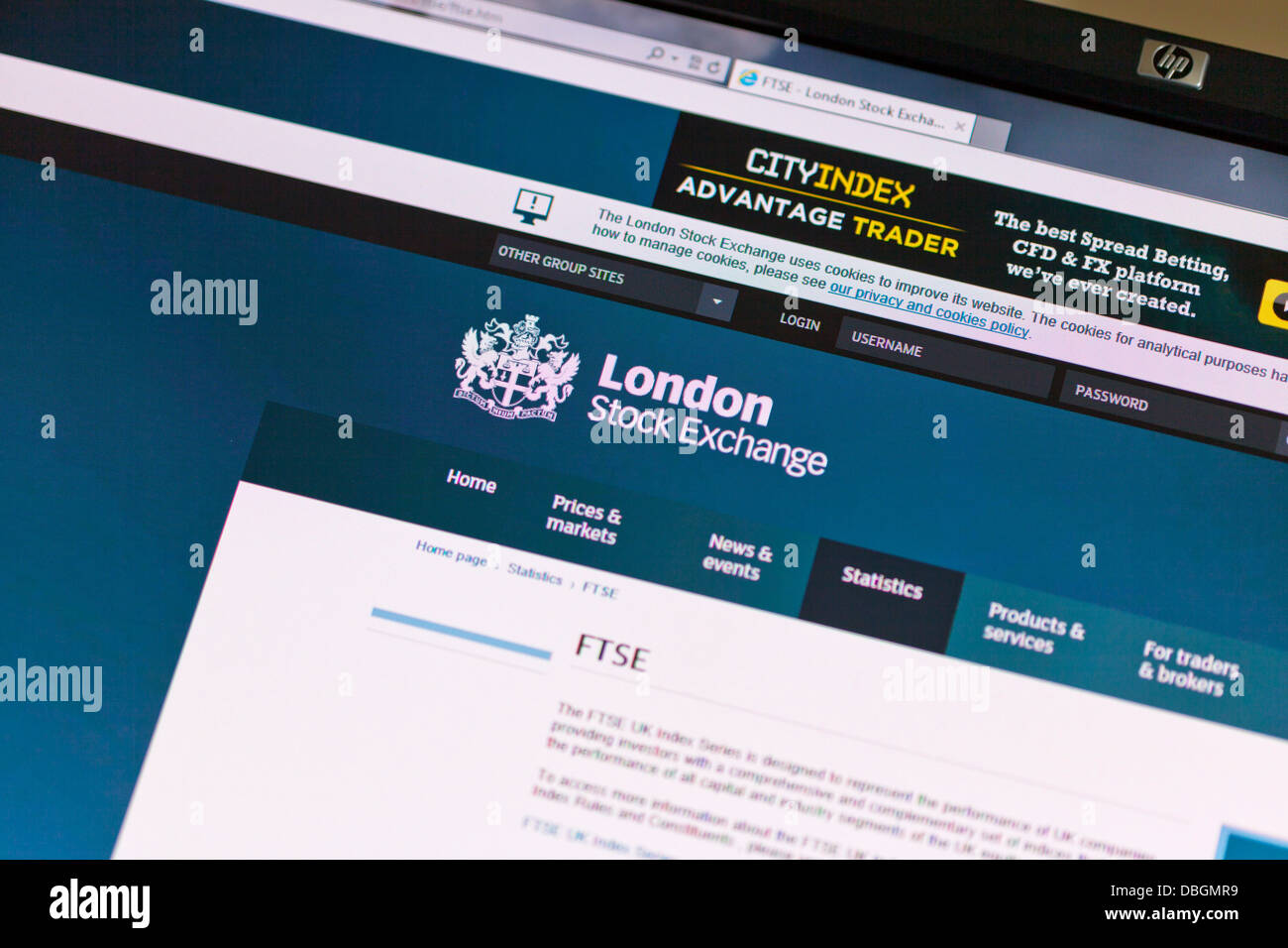 Photo Illustration of the London Stock Exchange website service from the UK FTSE 100 stocks and shares news Stock Photo