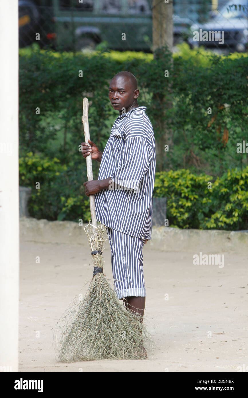 A prisoner at work inside Shimo La Tewa Prison, Mombasa, Kenya Stock