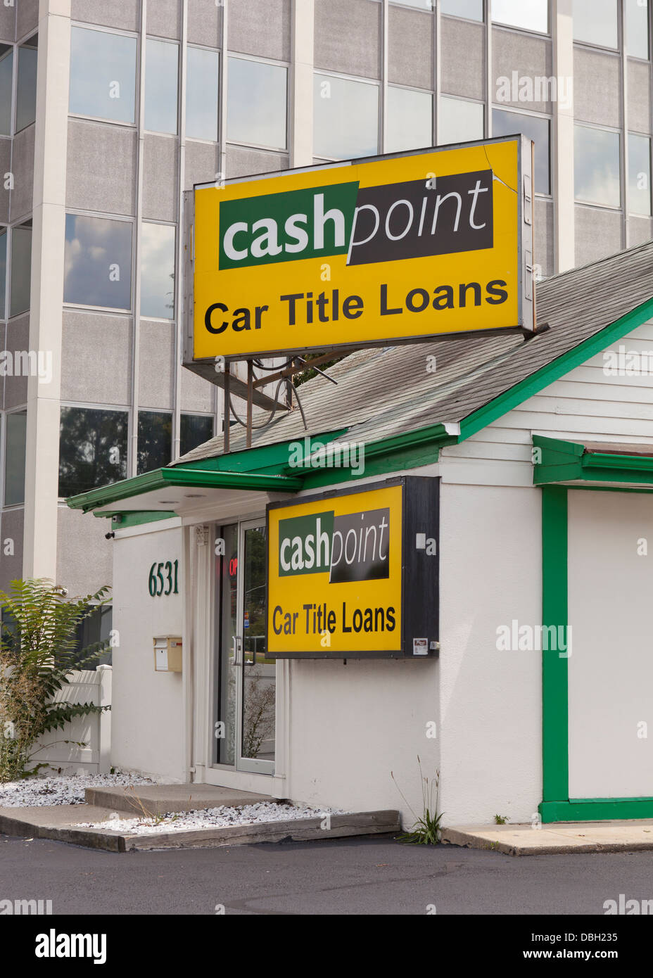 Cash Point Car Title Loans office Stock Photo