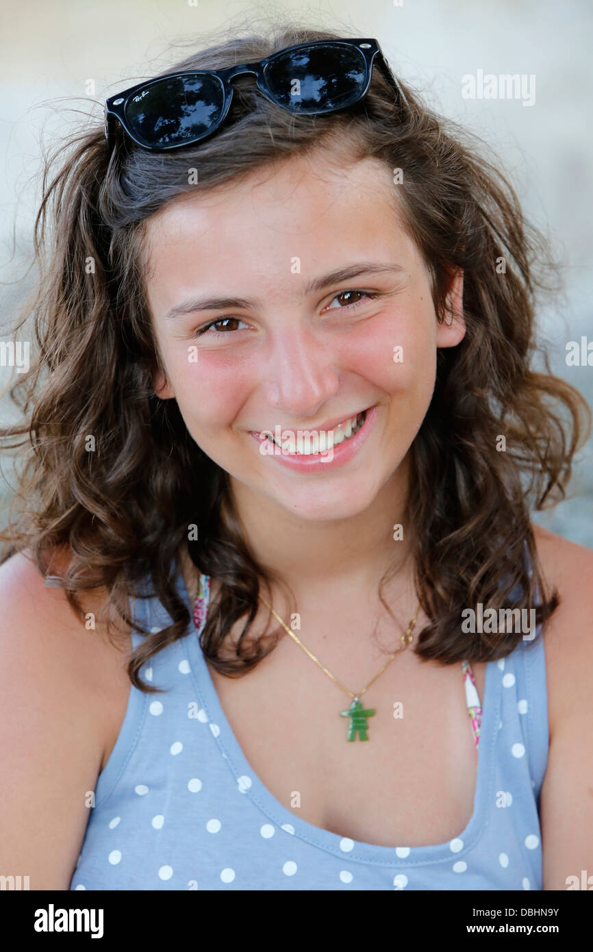 Smiling teenager and hi-res stock photography and images - Alamy