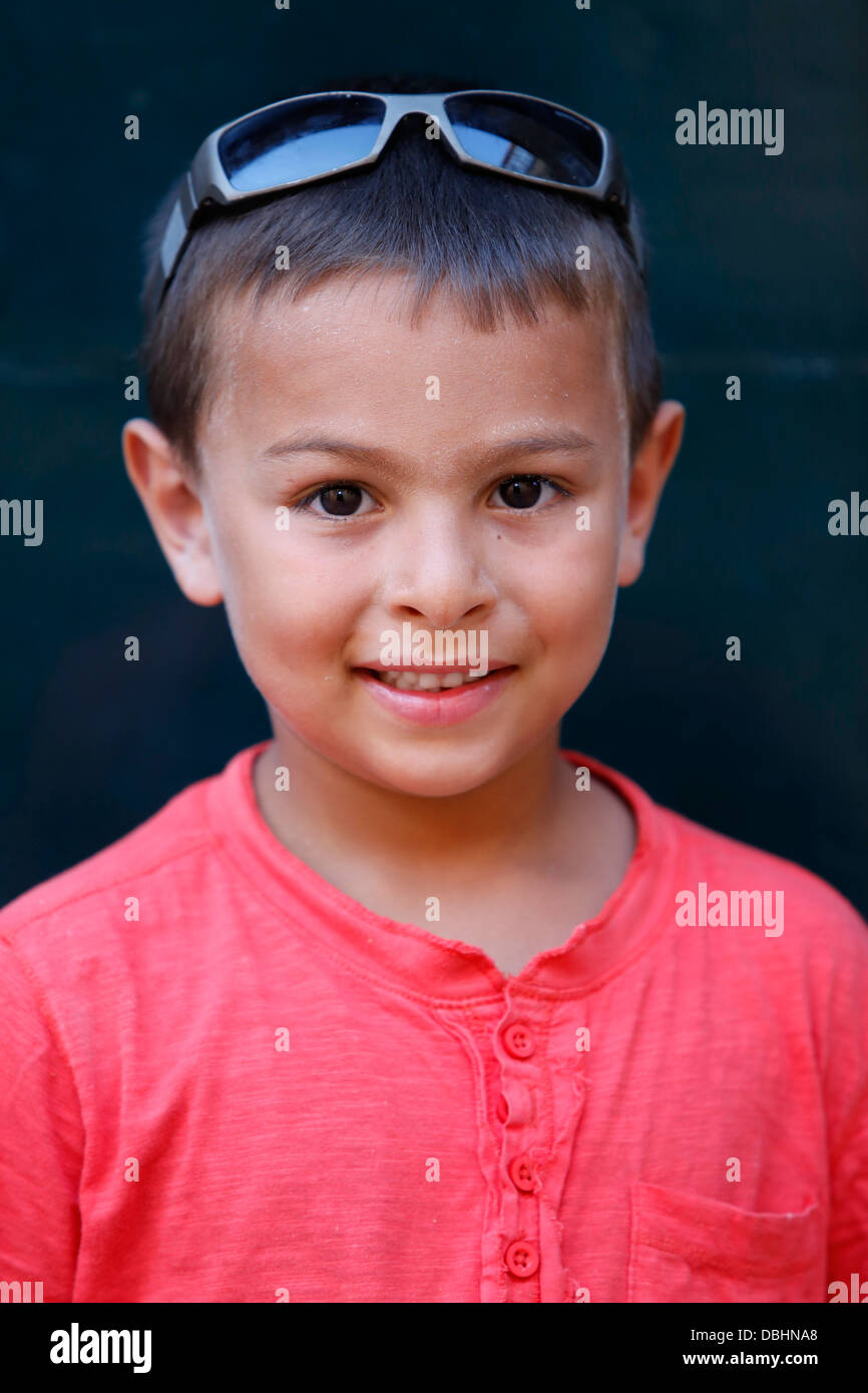 6 year old hi-res stock photography and images - Alamy