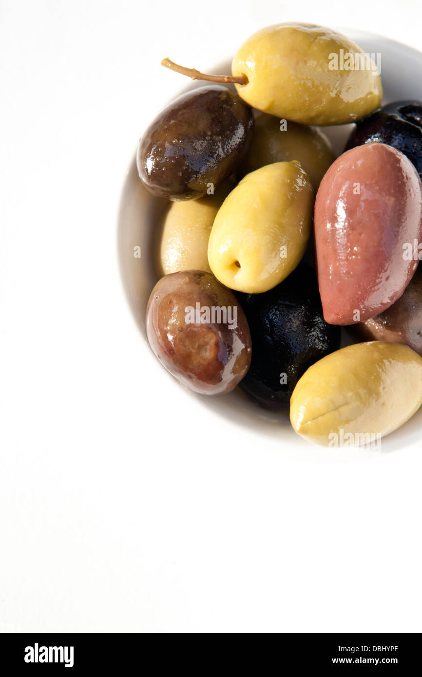 bowl of olives Stock Photo - Alamy
