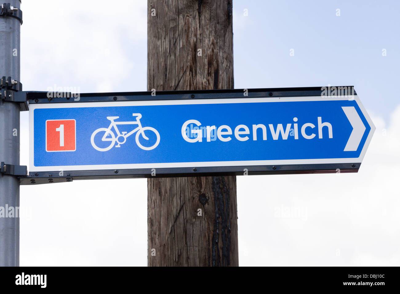 Cycle path sign to Greenwich South East London Stock Photo