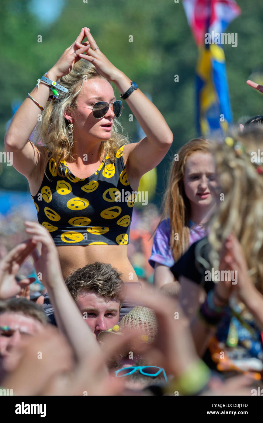 Glastonbury Festival 2013 - Fans of Ben Howard on the Pyramid Stage Stock Photo
