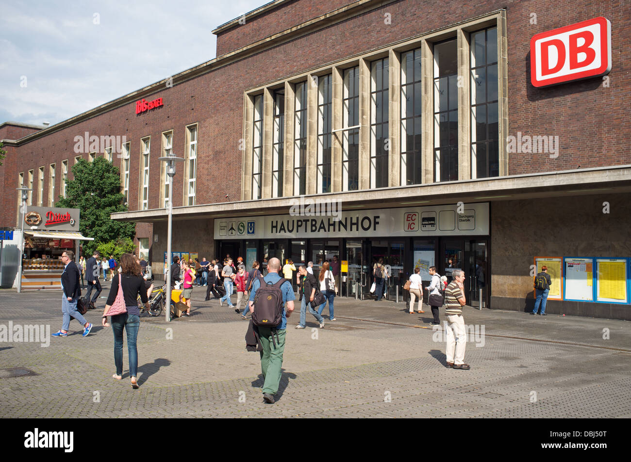 Dusseldorf Hauptbahnhof (main railway station) Germany Stock Photo