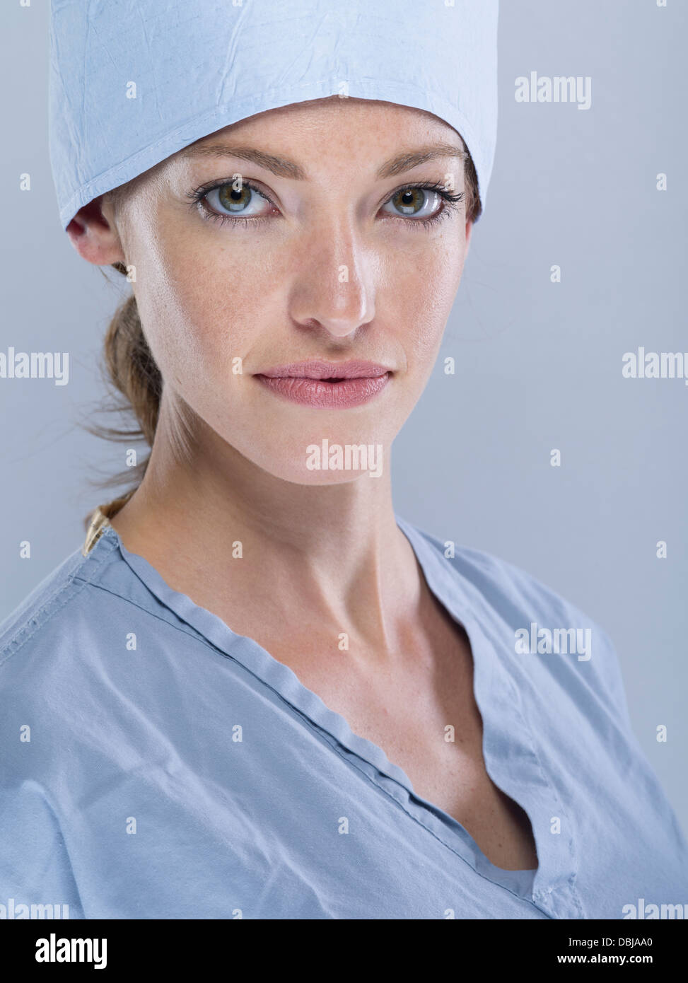 Female surgical mask hi-res stock photography and images - Alamy