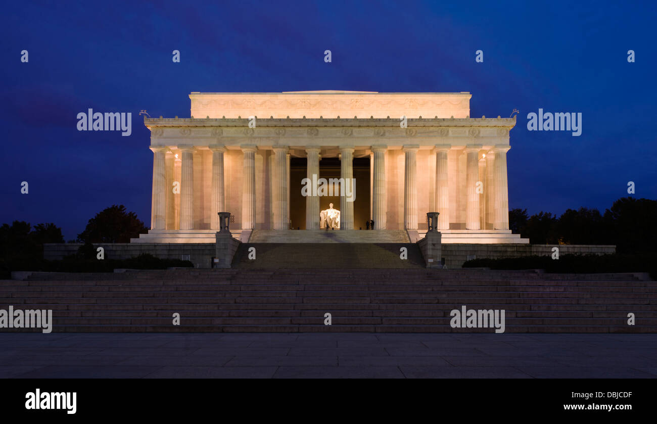 The Lincoln Memorial with the statue of president Abraham Lincoln in Washington DC, USA, March 10, 2010. (Adrien Veczan) Stock Photo