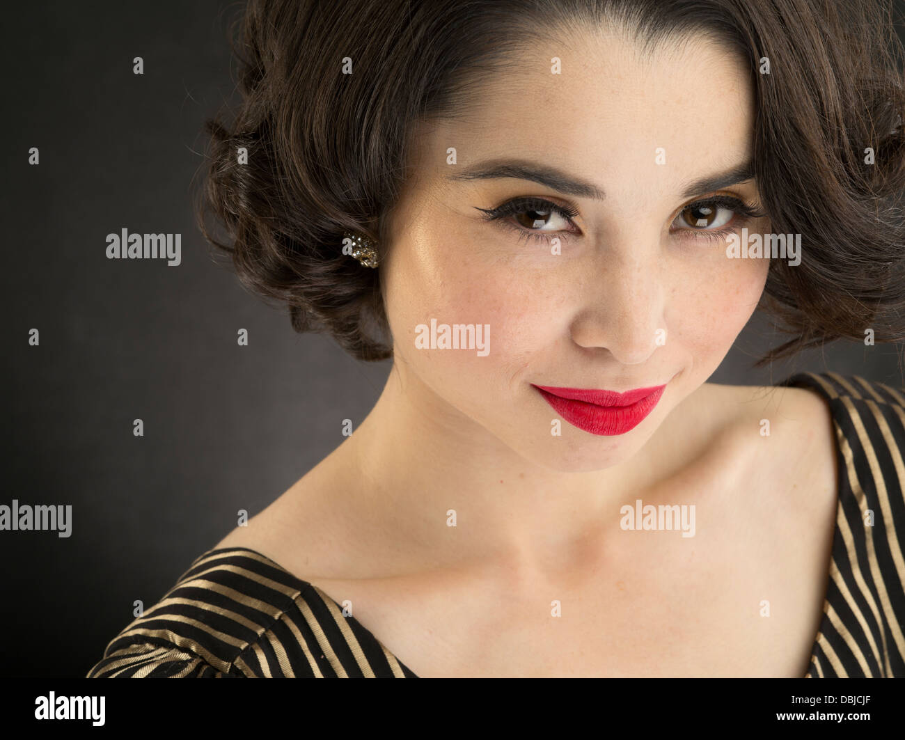 Studio portrait of young beautiful Japanese woman Stock Photo - Alamy