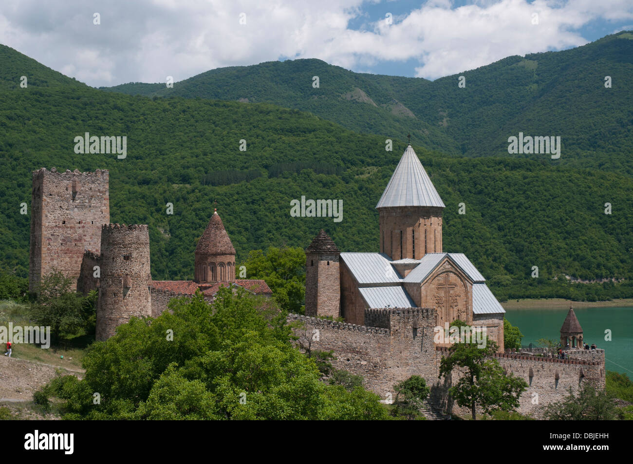 Fortress incorporating churches at Ananuri on the Georgian Military Highway, above the Zhinvali Reservoir, in the Caucasian republic of Georgia Stock Photo