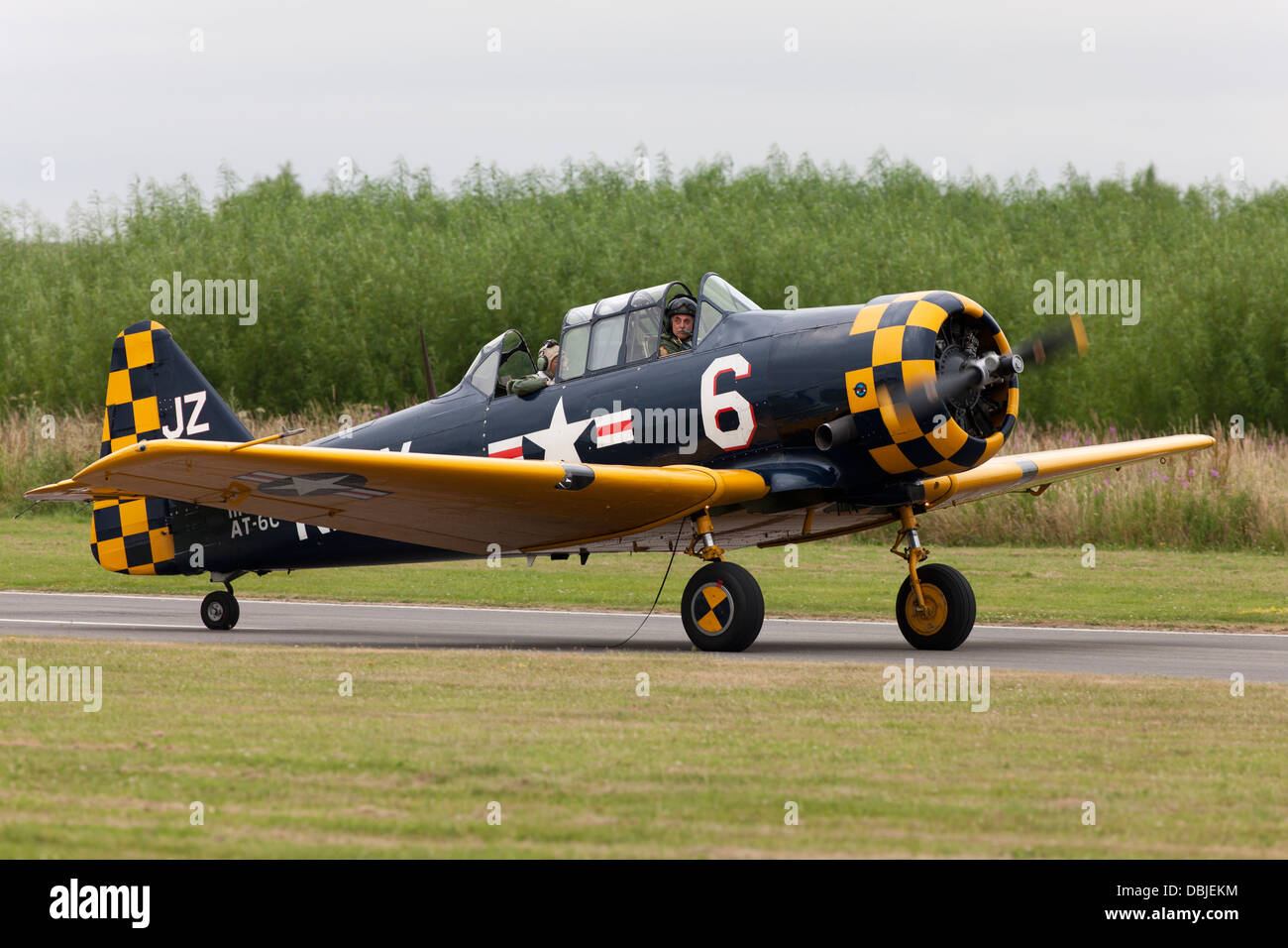 North American AT-6C Harvard IIA 111836 JZ-6 US Navy G-TSIX taxiing ...