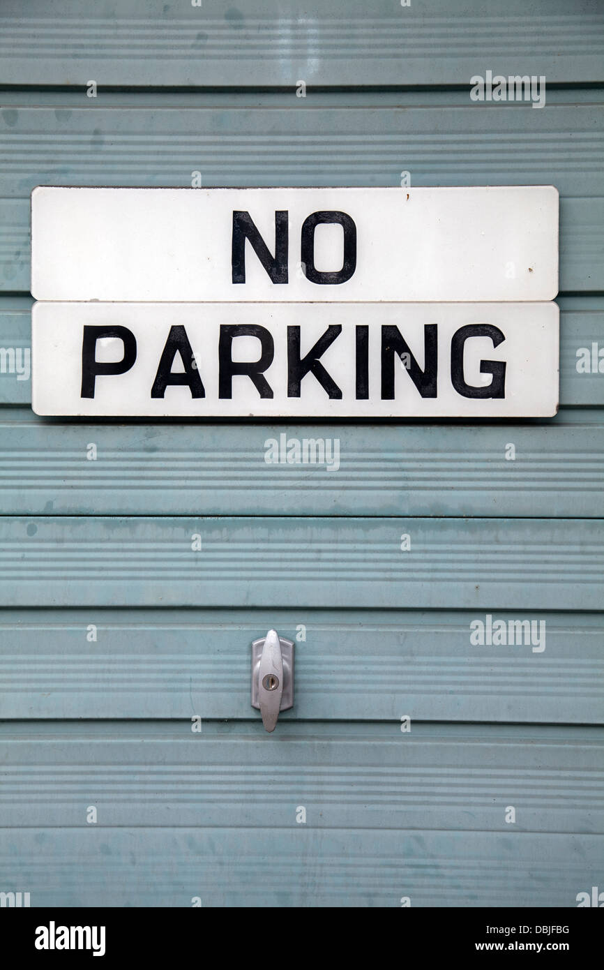 no-parking-sign-uk-stock-photo-alamy