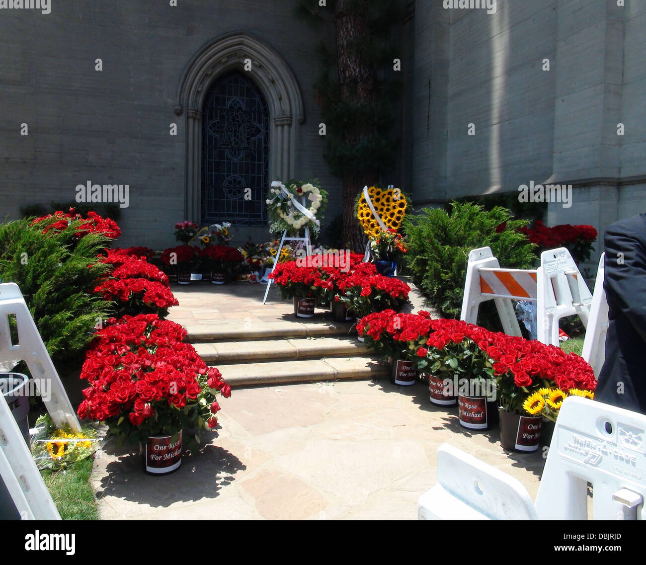 Forest Lawn Memorial Park Michael Jackson ar.inspiredpencil.com