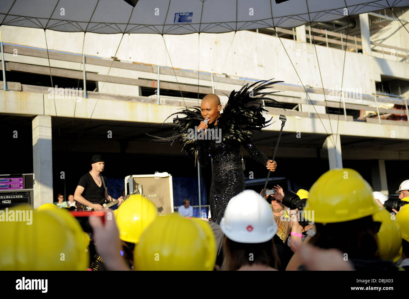 Skin of Skunk Anansie Skunk Anansie perform a special gig at 'Ziggo ...