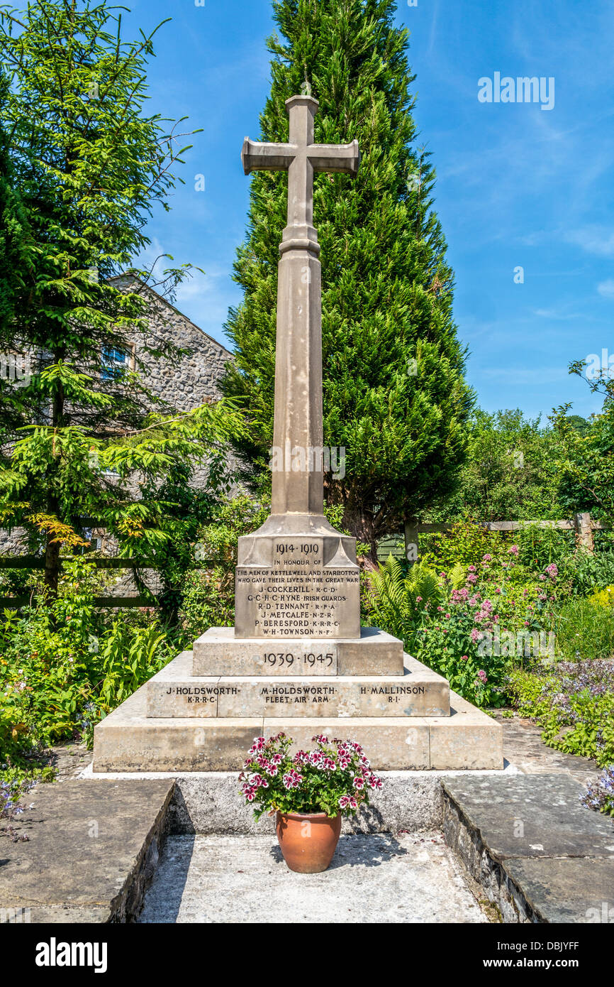 Cenotaph at Kettlewell Stock Photo Alamy