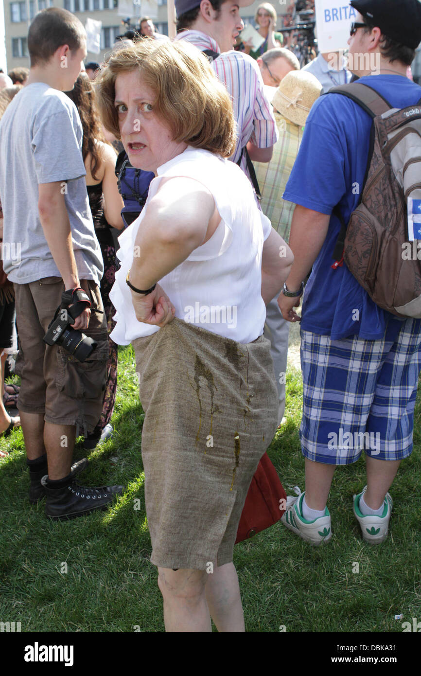 Atmosphere Catherine, Duchess of Cambridge aka Kate Middleton, visits